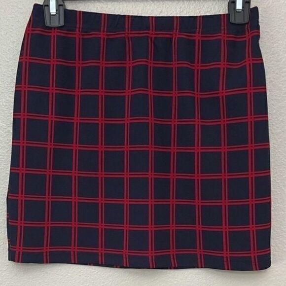 Red/Blue Plaid Skirt Size Medium NWT - Picture 1 of 4